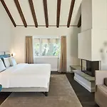 Vista Lakefront Boutique