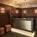 Vista Lakefront Boutique