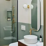 Vista Lakefront Boutique 3*