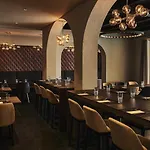 Vista Lakefront Boutique Hotel