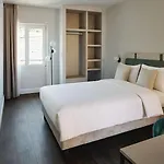 Vista Lakefront Boutique Hotel