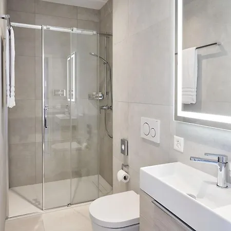 Vista Lakefront Boutique 3* 아스꼬나