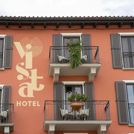 Vista Lakefront Boutique Hotel