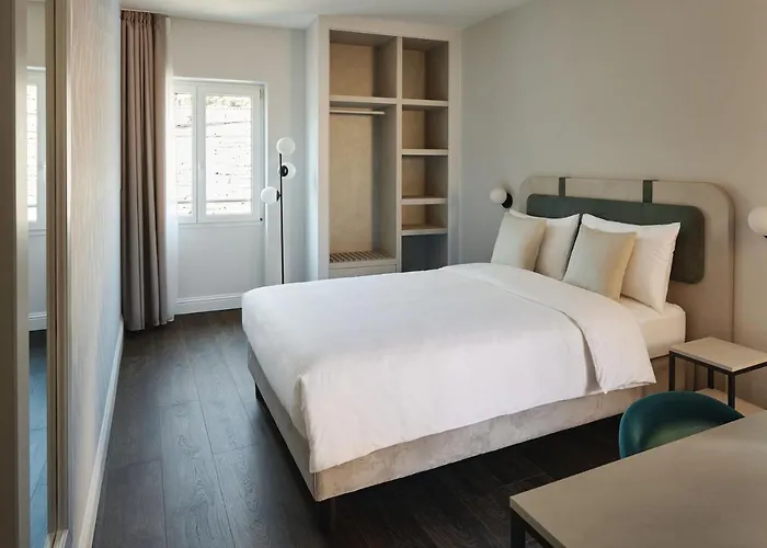 Vista Lakefront Boutique Szálloda