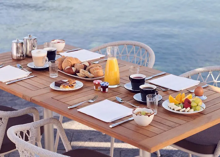 Vista Lakefront Boutique Hotel 3*