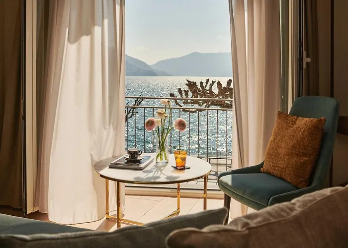 Vista Lakefront Boutique