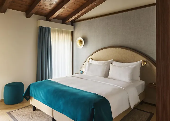 Vista Lakefront Boutique Szálloda 3*