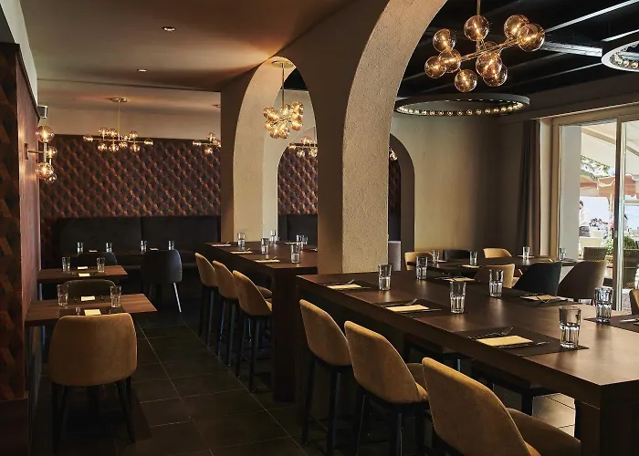 Vista Lakefront Boutique Hotel