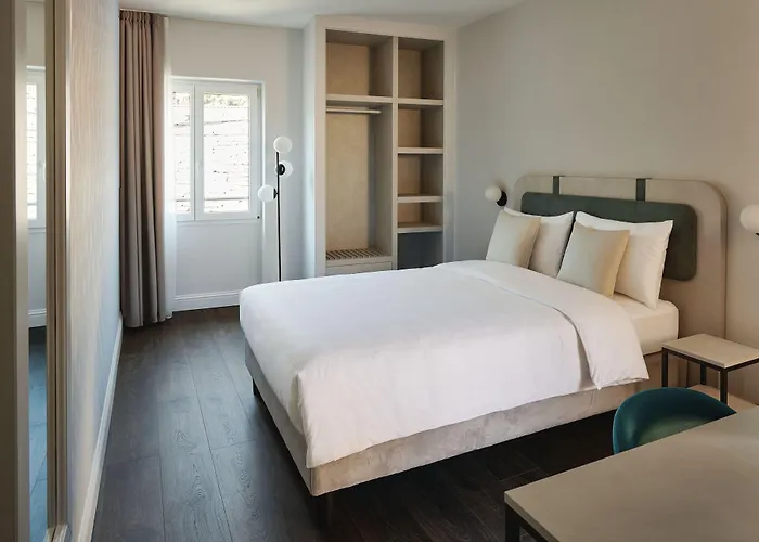 Vista Lakefront Boutique Szálloda