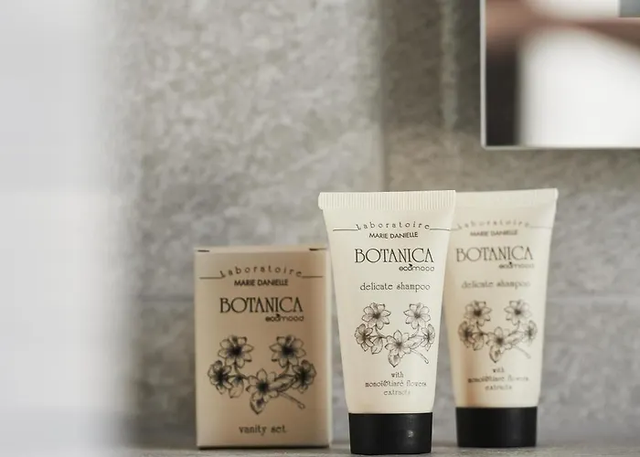 Vista Lakefront Boutique