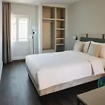 Vista Lakefront Boutique فندق