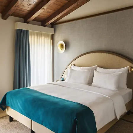 Vista Lakefront Boutique Hotel 3*