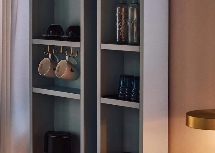 Vista Lakefront Boutique