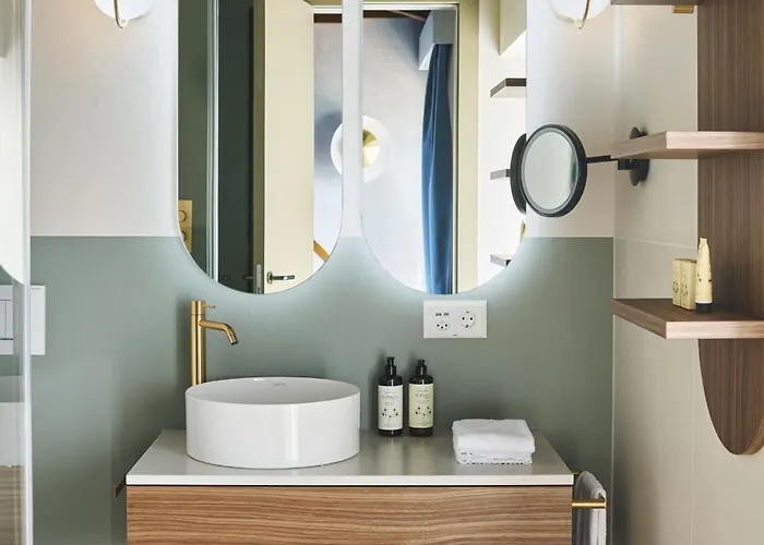 Vista Lakefront Boutique 3* 아스꼬나